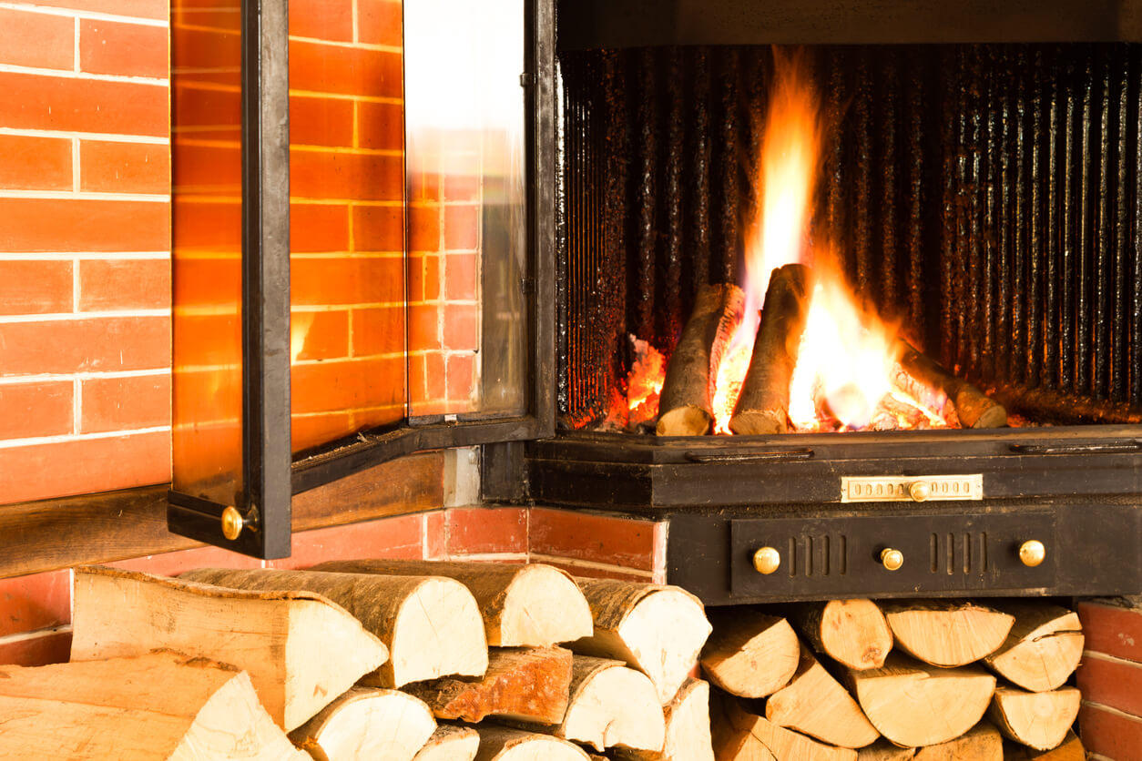 DIY Nouvelle méthode :Comment faire des briquettes en papier journal,  allumer poêle ou cheminée 