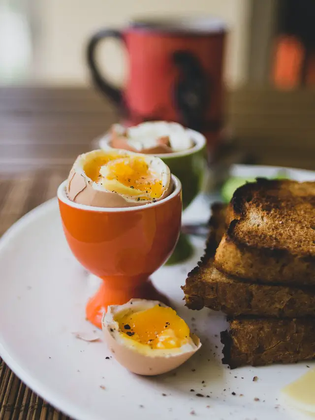 Quel temps de cuisson pour un œuf à la coque ? : Femme Actuelle Le MAG