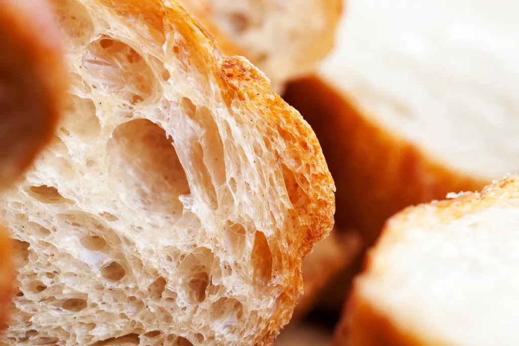 Évitez le gâchis : Transformez votre pain de mie rassis en délices