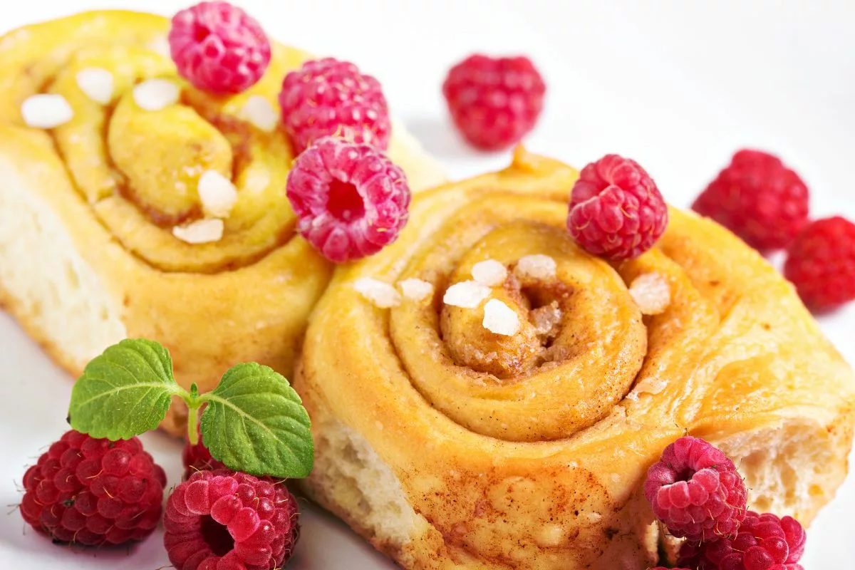 Cinnamon Rolls Framboise