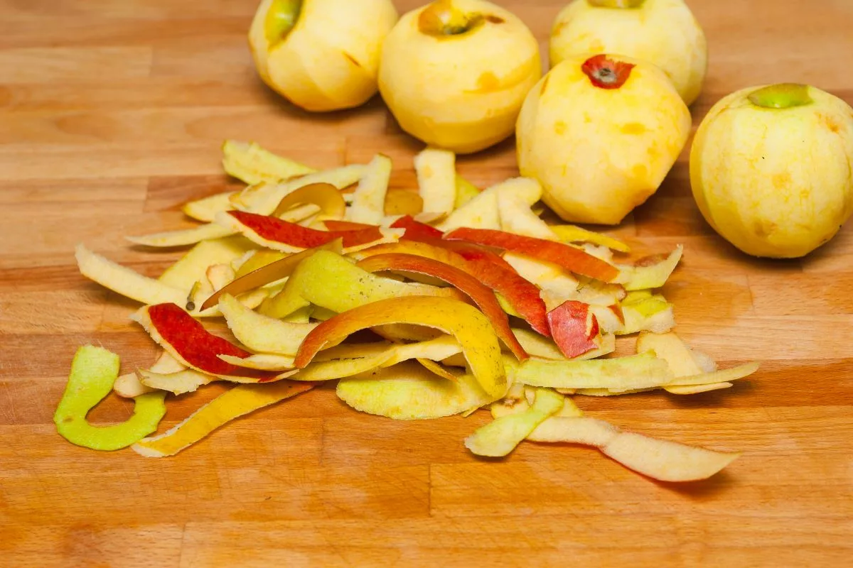 Ne Jetez Plus Vos épluchures De Pommes, Voici Comment Les Réutiliser !