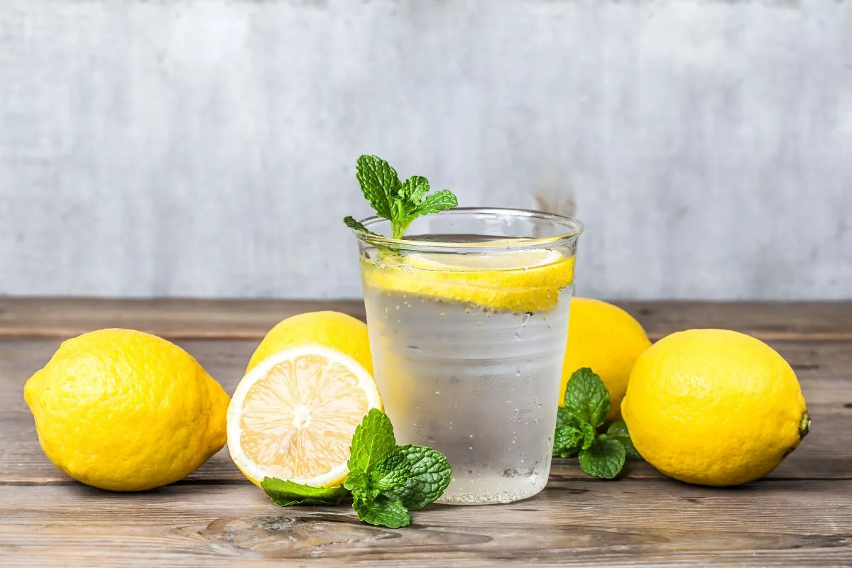 L'eau Citronnée Ces 5 Bienfaits Impressionnants Qui Vous La Feront Aimer !