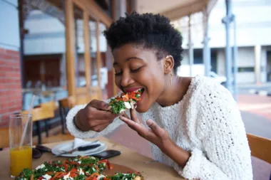 Faire Face Aux Repas De Fêtes ! Les Bons Gestes À Adopter Pour Préparer Son Estomac Le Jour J