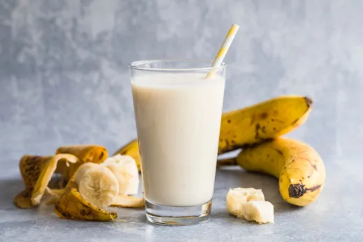 Une Banane Traine Chez Vous Transformez Là En Un Délicieux Smoothie Avec Nos 3 Recettes Ultra Rapides