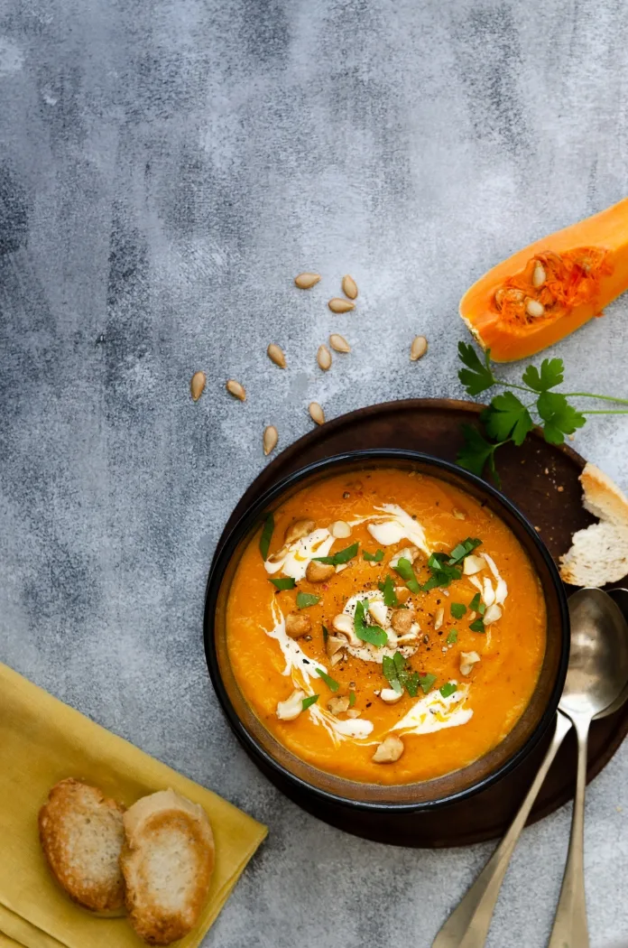 Soupe À La Carotte, À La Courge Butternut Et Au Curcuma