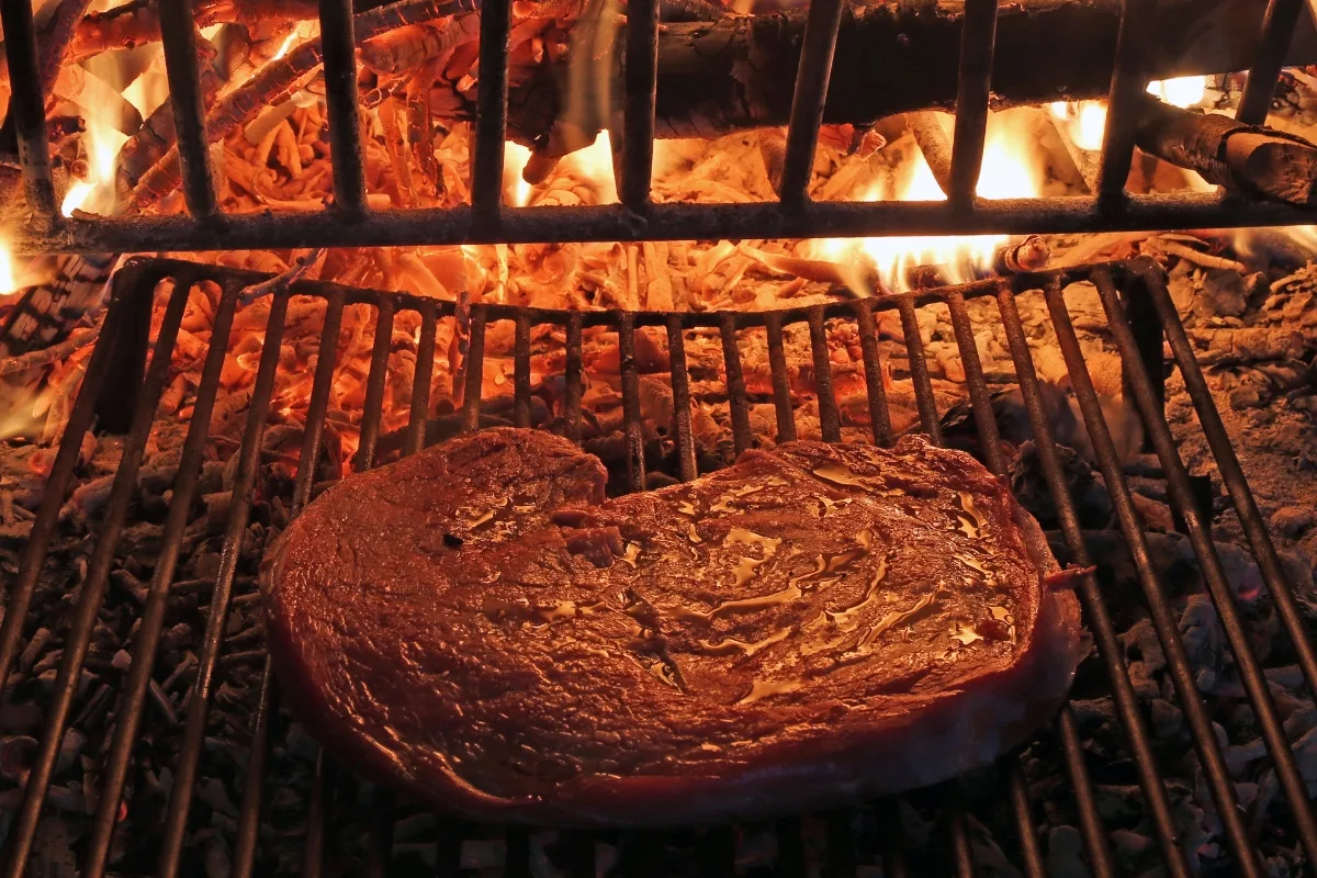 Bœuf Grillé Au Feu De Cheminée