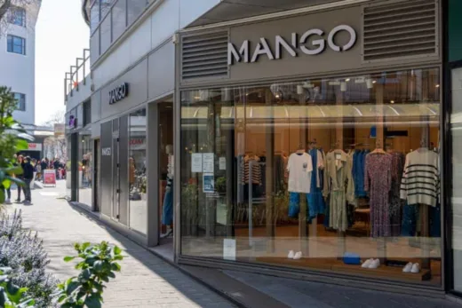 Se Déclinant Du 32 Au 54 Ce Magnifique Jean Blanc Repéré à Moins De 30 € Chez Mango Fait Sensation !