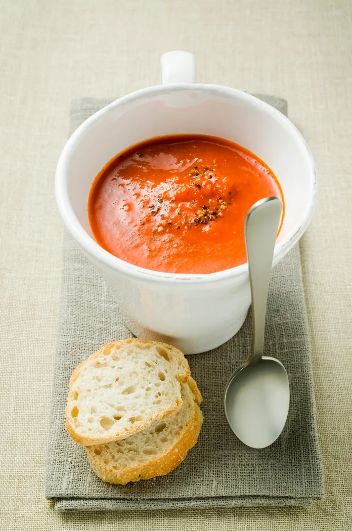 Soupe De Poivron Et De Fromage À L’ail