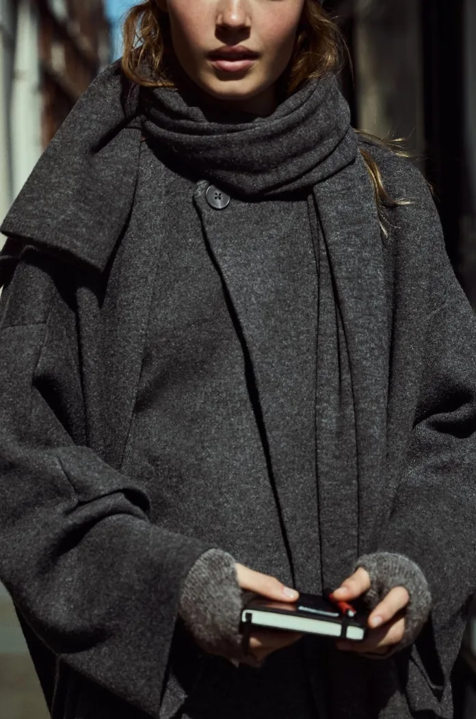 Manteau En Laine Avec Une Écharpe Intégrée Zara