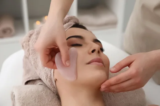 Connaissez Vous Le Massage Gua Sha Pour Un Visage Radieux Et Jeune  