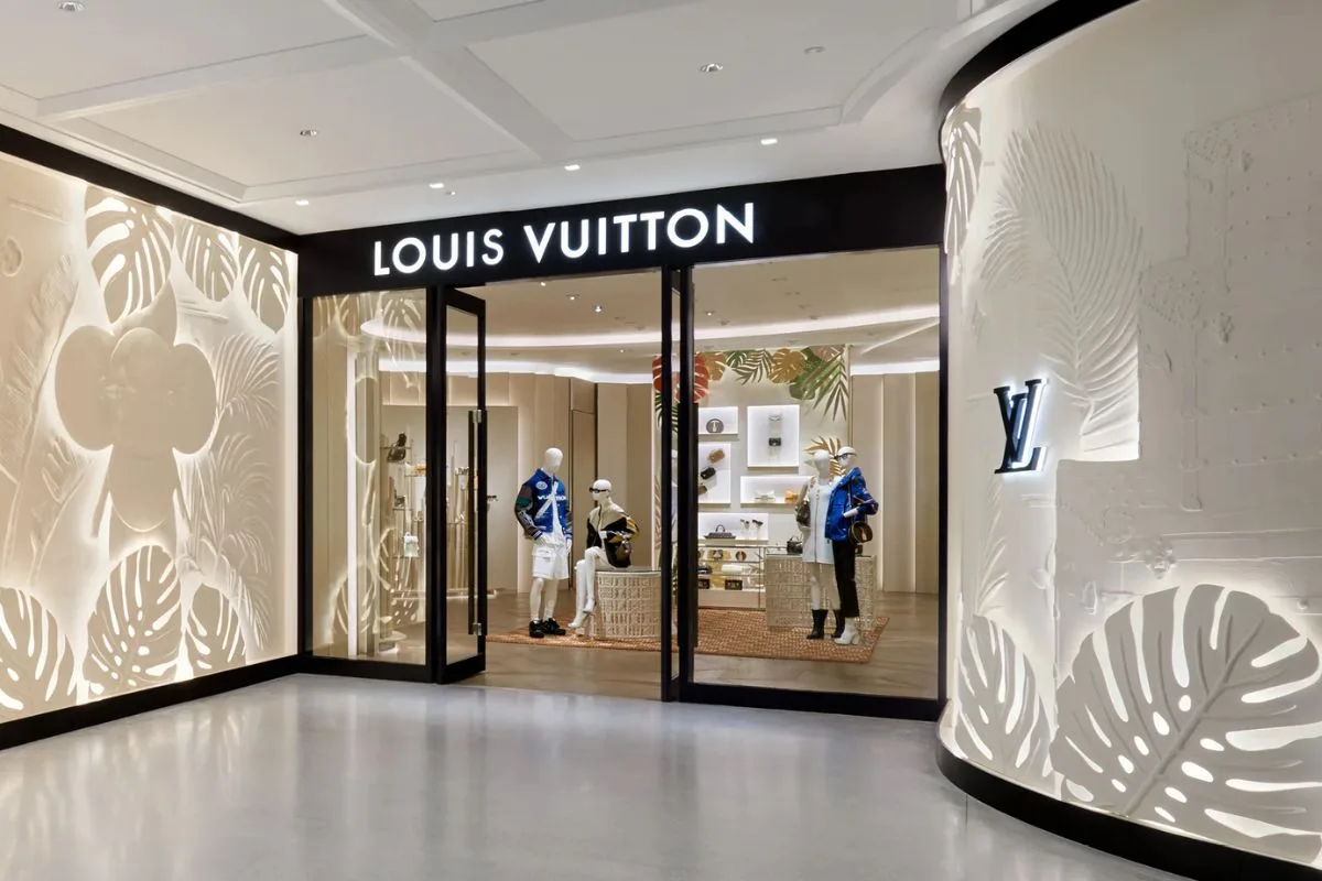 Louis Vuitton Lv The Place Boutique