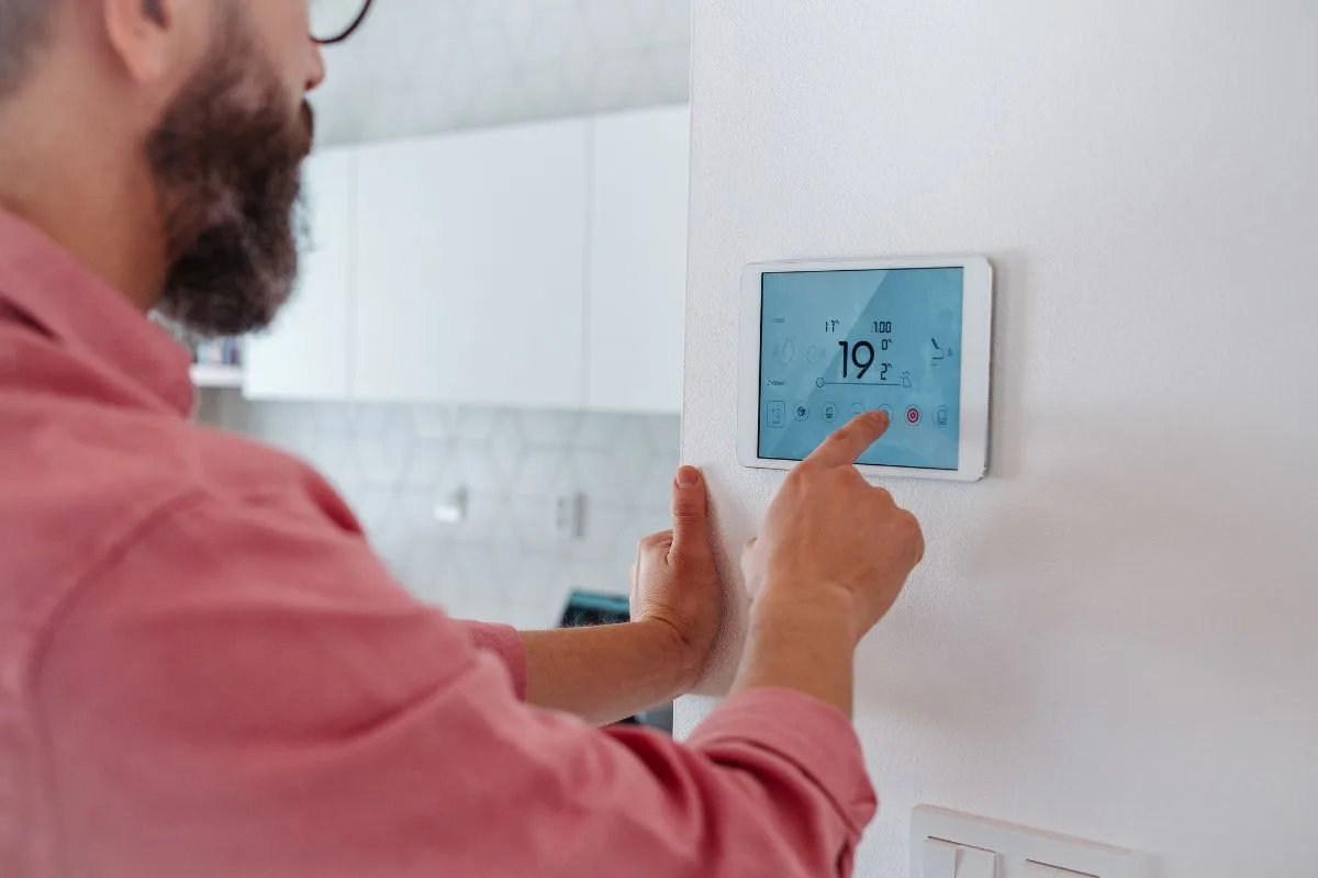 Utilisez un thermostat programmable pour optimiser la consommation d'énergie.