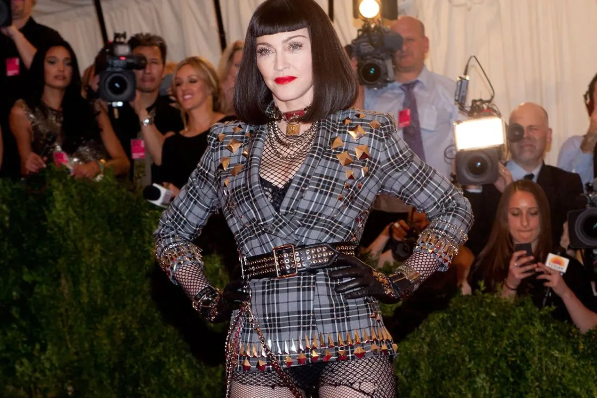 Madonna au Met Gala 2013 : un hommage punk par Riccardo Tisci