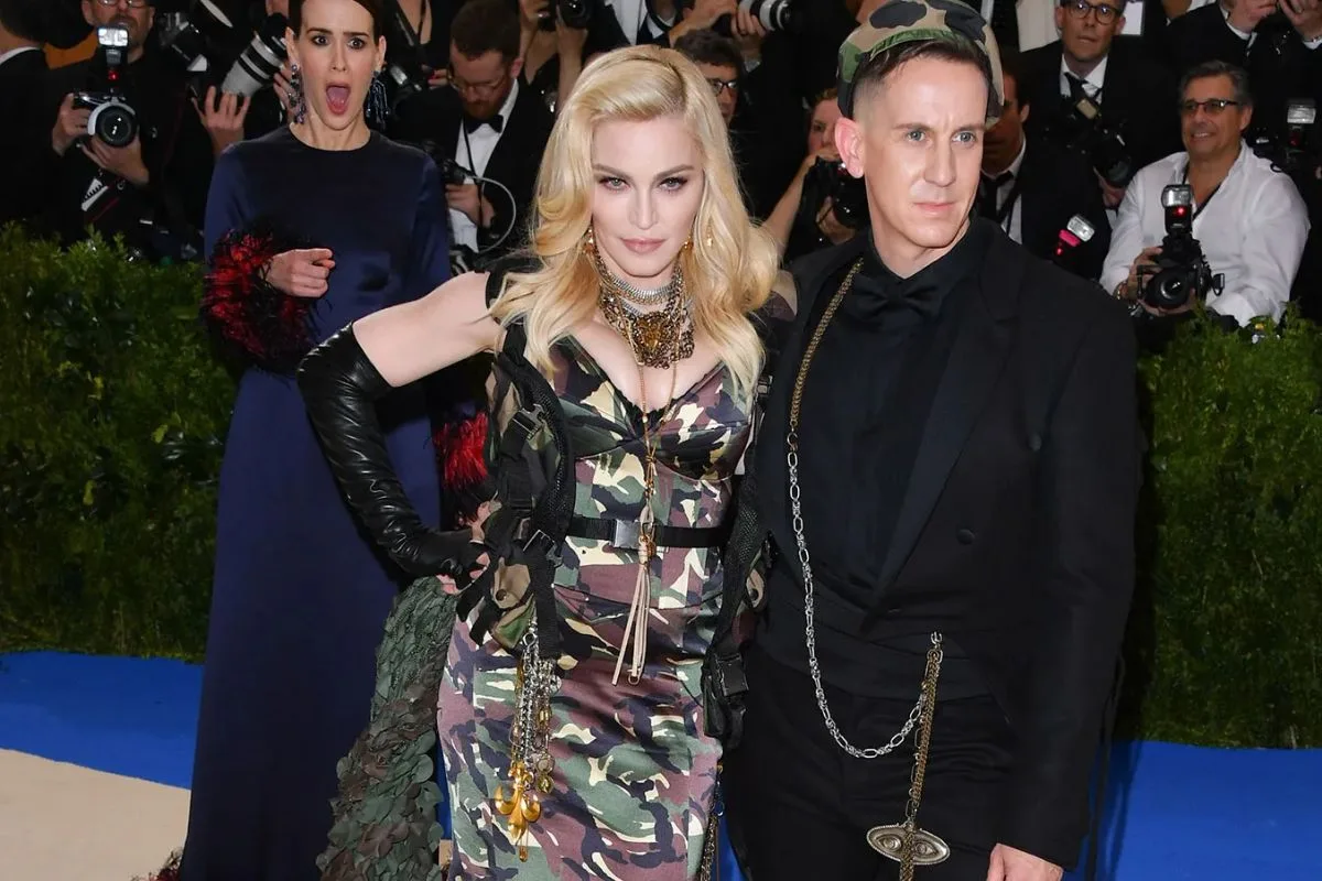 Madonna au Met Gala 2017 : un camouflage surprenant par Moschino