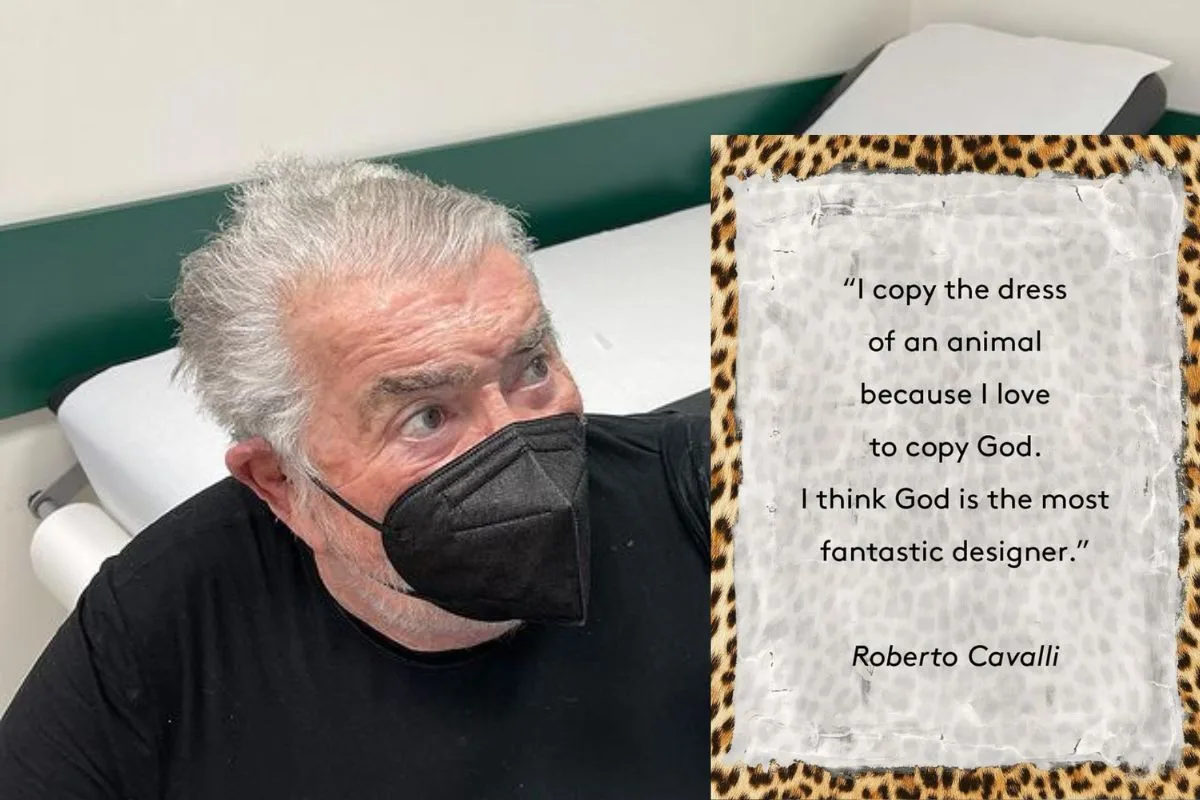 Roberto Cavalli âgé avec des cheveux blancs et un masque noir regarde vers le haut, une citation de Roberto Cavalli en arrière-plan.